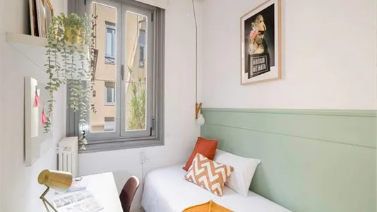 Rooms in Madrid Centro - photo 8