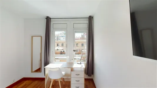 Rooms in Barcelona Eixample - photo 5