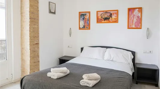 Apartments in Valencia Ciutat Vella - photo 1