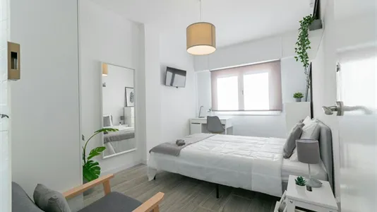 Rooms in Barcelona Eixample - photo 1