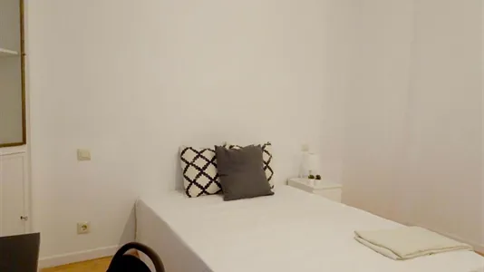Rooms in Madrid Chamberí - photo 3