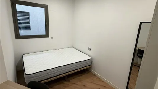 Rooms in Sabadell - photo 2
