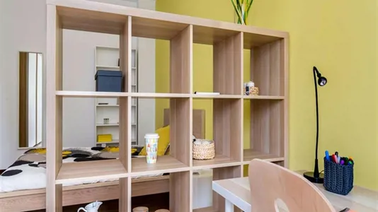 Rooms in Milano Zona 2 - Stazione Centrale, Gorla, Turro, Greco, Crescenzago - photo 1