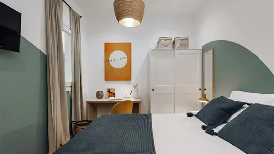 Rooms in Barcelona Eixample - photo 2