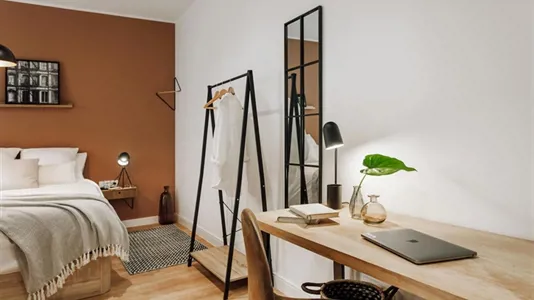 Rooms in Barcelona Eixample - photo 1