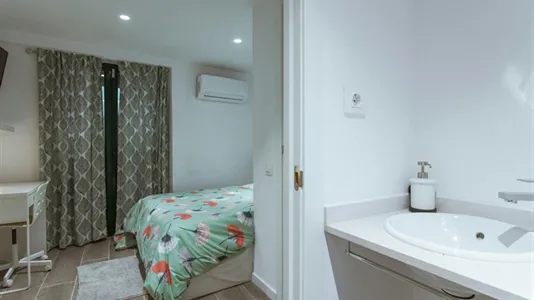 Rooms in Barcelona Ciutat Vella - photo 6