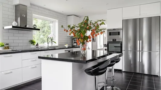 Houses in Haninge - photo 1