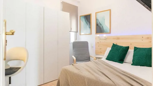Rooms in Madrid Centro - photo 1
