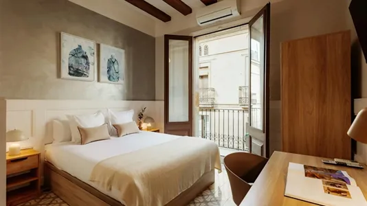 Rooms in Barcelona Ciutat Vella - photo 1