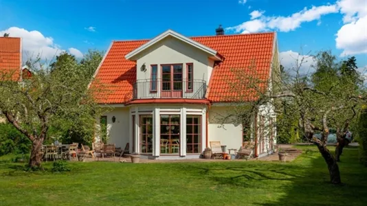 Houses in Danderyd - photo 1