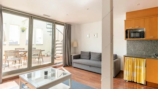 Apartments in Barcelona Eixample - photo 2