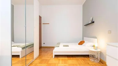 Room for rent in Milano Zona 8 - Fiera, Gallaratese, Quarto Oggiaro, Milan
