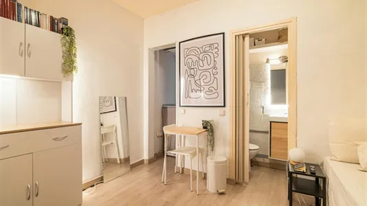 Apartments in Barcelona Eixample - photo 2