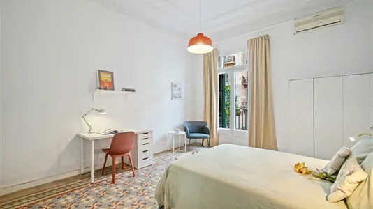 Rooms in Barcelona Eixample - photo 3