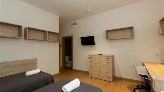 Rooms in Aranjuez - photo 8