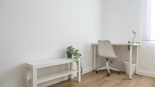 Rooms in Valencia Extramurs - photo 5