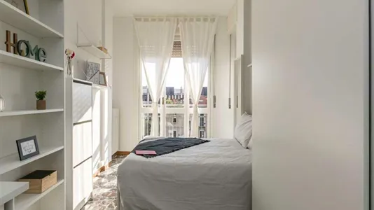 Rooms in Milano Zona 8 - Fiera, Gallaratese, Quarto Oggiaro - photo 1
