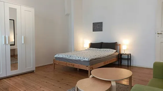 Apartments in Berlin Neukölln - photo 4