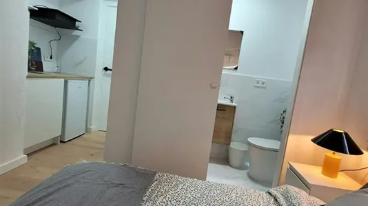 Rooms in Burjassot - photo 1