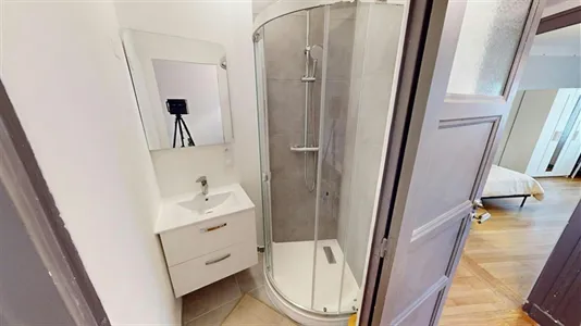 Rooms in Saint-Julien-en-Genevois - photo 9