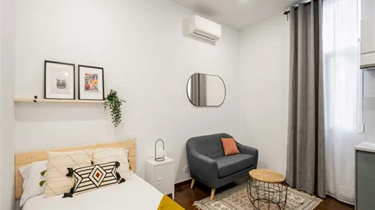 Rooms in Madrid Centro - photo 3