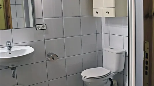 Rooms in Barcelona Ciutat Vella - photo 10