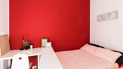 Room for rent in Milano Zona 6 - Barona, Lorenteggio, Milan