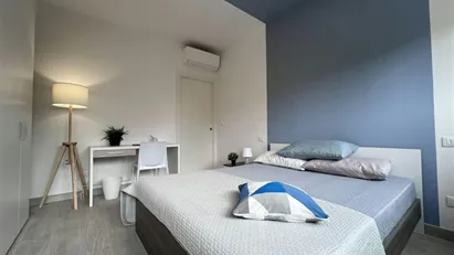 Room for rent in Milano Zona 6 - Barona, Lorenteggio, Milan