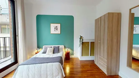 Rooms in Paris 8ème arrondissement - photo 5