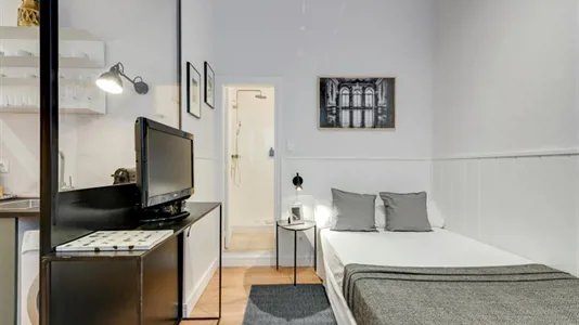 Apartments in Barcelona Ciutat Vella - photo 2