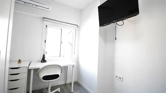 Rooms in Valencia Algirós - photo 9