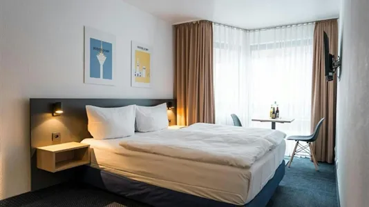 Houses in Dusseldorf - photo 2