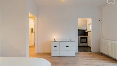 Beautiful Studio, Fully furnished!