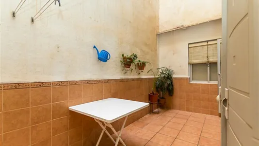 Rooms in Málaga - photo 7