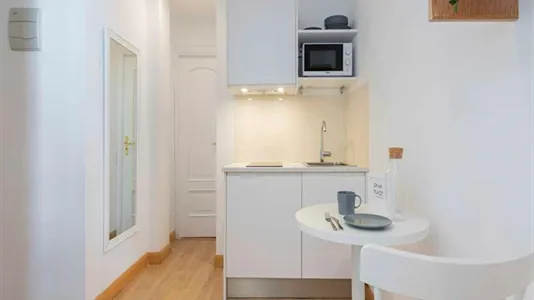 Rooms in Madrid Centro - photo 9
