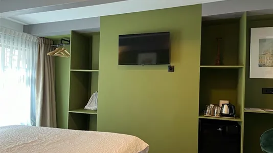 Rooms in Amsterdam Centrum - photo 2