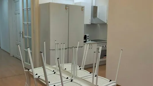 Rooms in Barcelona Eixample - photo 10