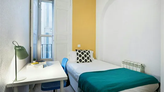 Rooms in Madrid Centro - photo 1