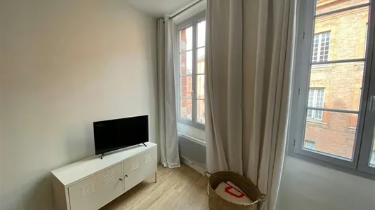 Apartments in Toulouse - photo 4