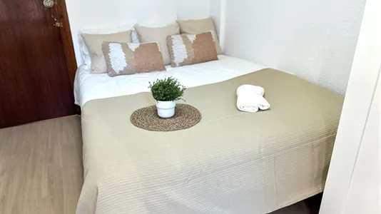 Rooms in el Camí de Vera - photo 4