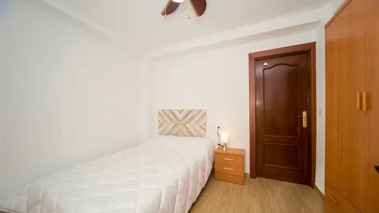 Rooms in Granada - photo 2