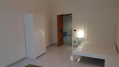 Room for rent in Napoli Municipalità 4, Naples