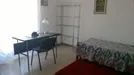 Room for rent, Turin, Piemonte, Via Carlo Pisacane, Italy