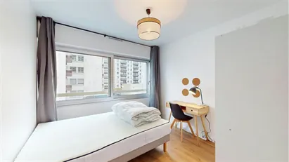 Room for rent in L'Haÿ-les-Roses, Île-de-France