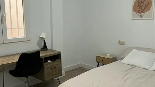 Rooms in Jaén - photo 5