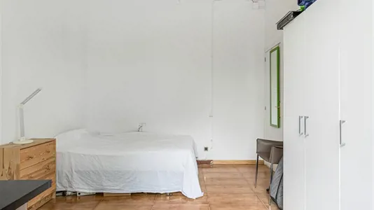 Rooms in Barcelona Eixample - photo 2