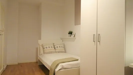 Rooms in Madrid Chamberí - photo 2