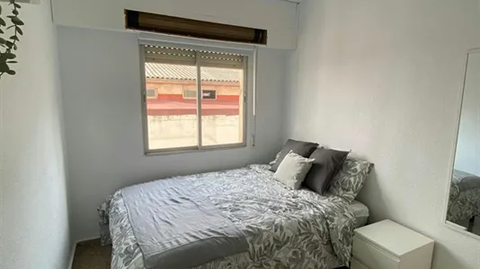 Rooms in Manises - photo 1