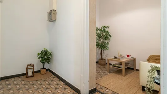 Rooms in Barcelona Ciutat Vella - photo 8