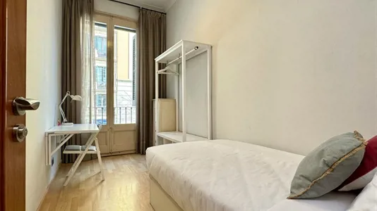 Rooms in Barcelona Eixample - photo 1